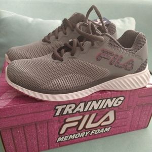 New fila running tennis shoes